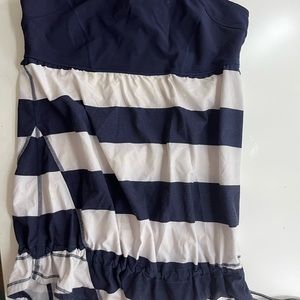 Navy blue and white medium/small Lululemon tank/scrunched at bottom